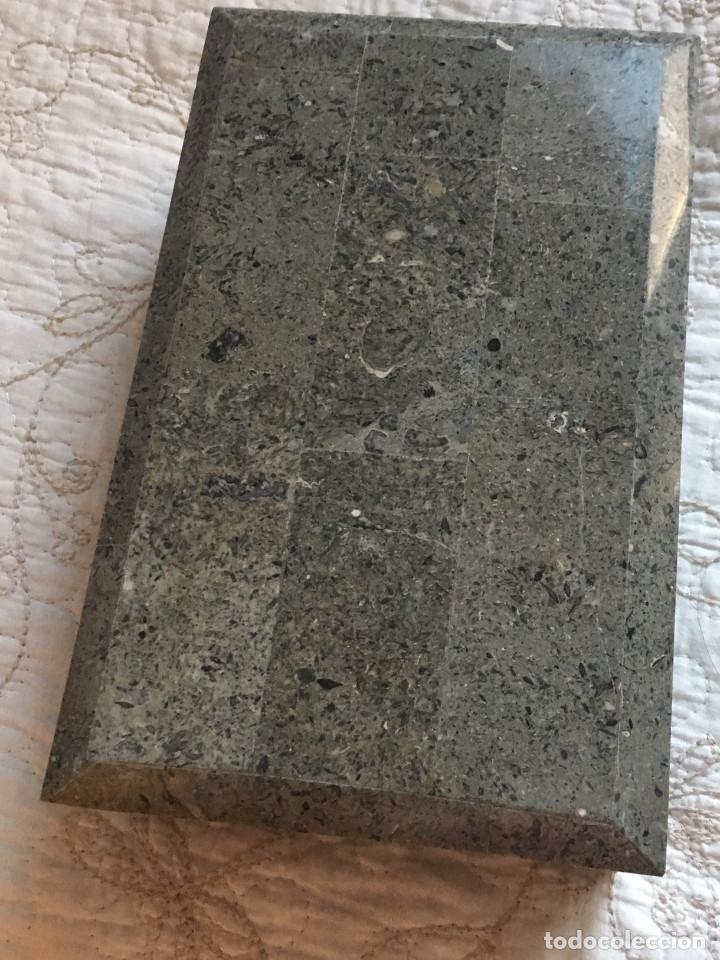 Vintage: CAJA DE MADERA FORRADA DE PIEDRA - Foto 2