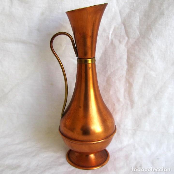 Vintage: Peque&ntilde;o jarr&oacute;n de cobre