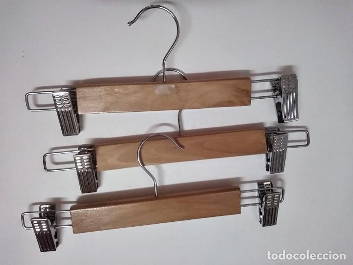 Vintage: perchas madera y pinza - Foto 1