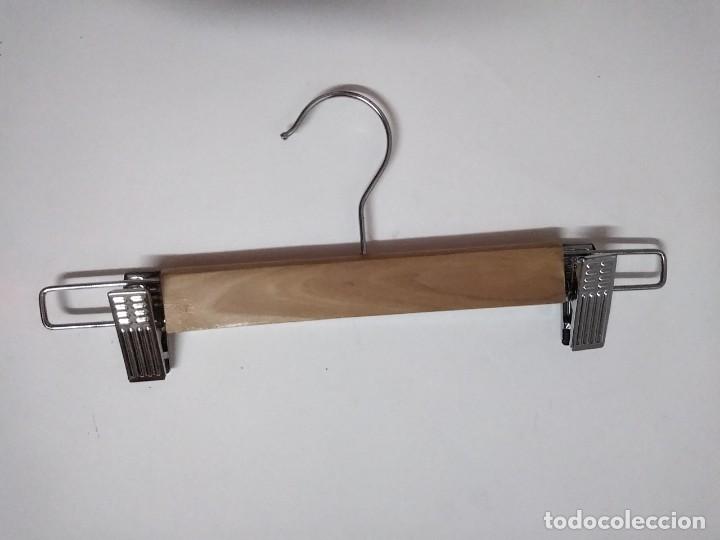 Vintage: perchas madera y pinza - Foto 2