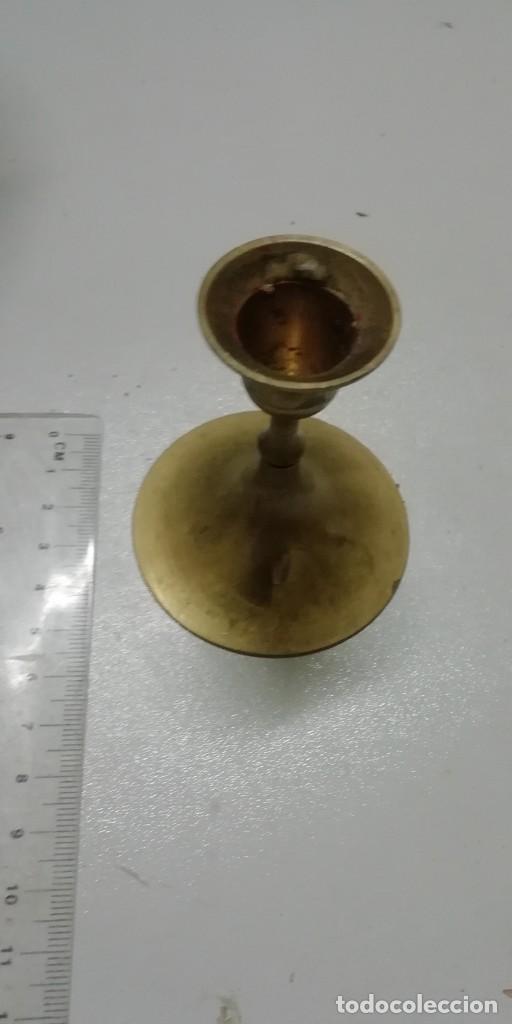 Vintage: Candelabro de lat&oacute;n peque&ntilde;o - Foto 1