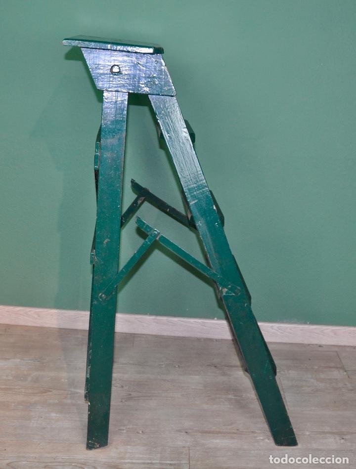 Vintage: Escalera de 4 pelda&ntilde;os pintada de verde - Foto 7