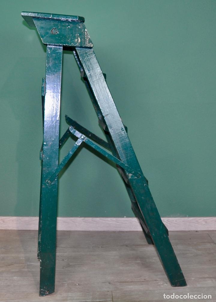 Vintage: Escalera de 4 pelda&ntilde;os pintada de verde - Foto 8