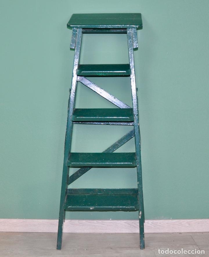 Vintage: Escalera de 4 pelda&ntilde;os pintada de verde - Foto 10