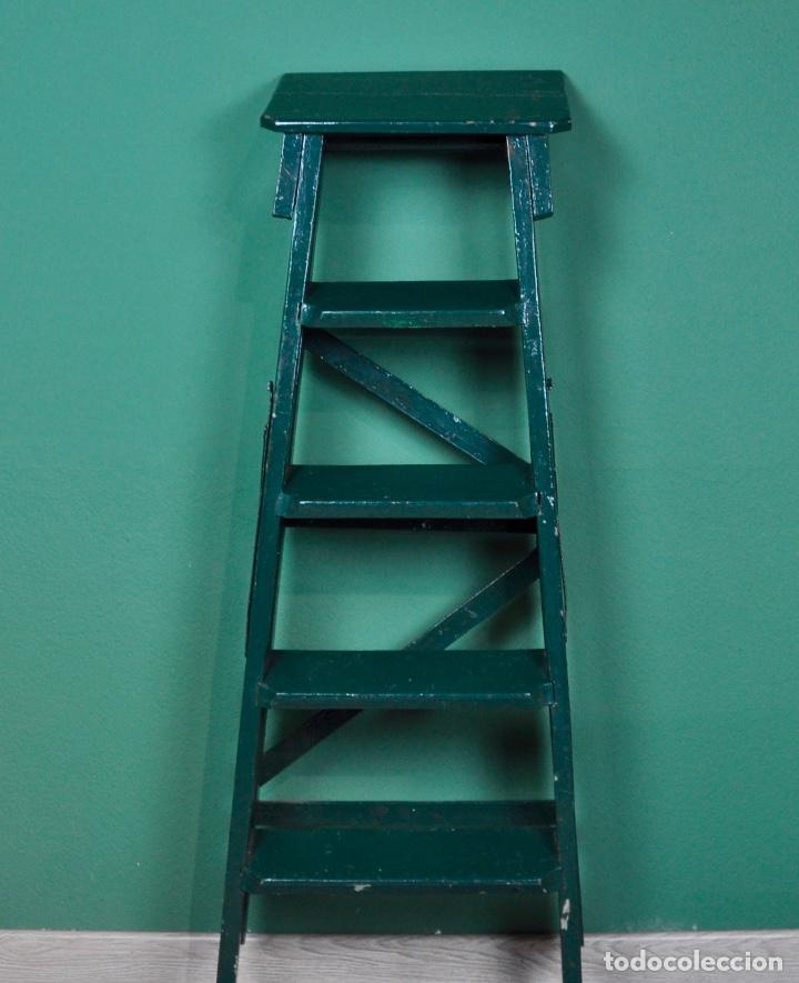 Vintage: Escalera de 4 pelda&ntilde;os pintada de verde - Foto 12