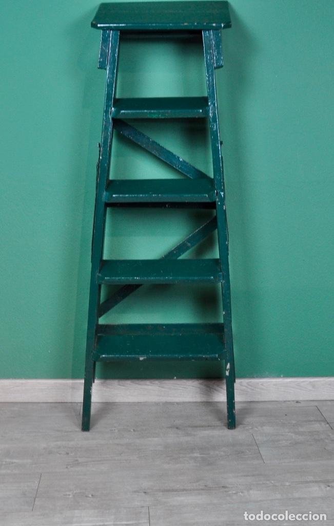 Vintage: Escalera de 4 pelda&ntilde;os pintada de verde - Foto 13