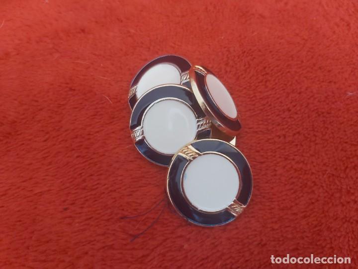 Vintage: Lote de seis botones antiguos estilo marinero lacados en blanco y azul.
