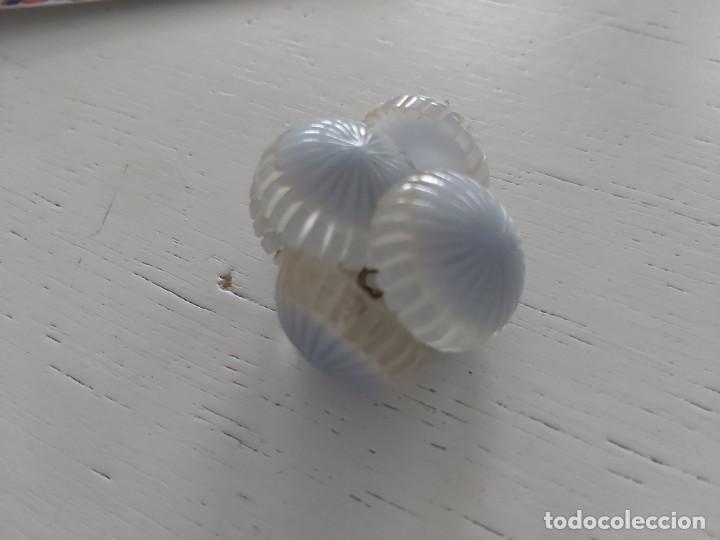 Vintage: Lote de seis botones vintage simulando cristal de azul clarito.