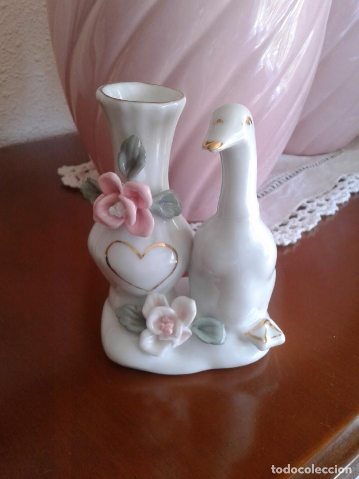 Vintage: PALILLERO CON PATO DE PORCELANA