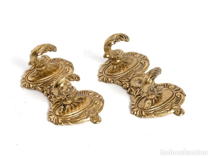 Vintage: Pareja de colgadores de metal dorado