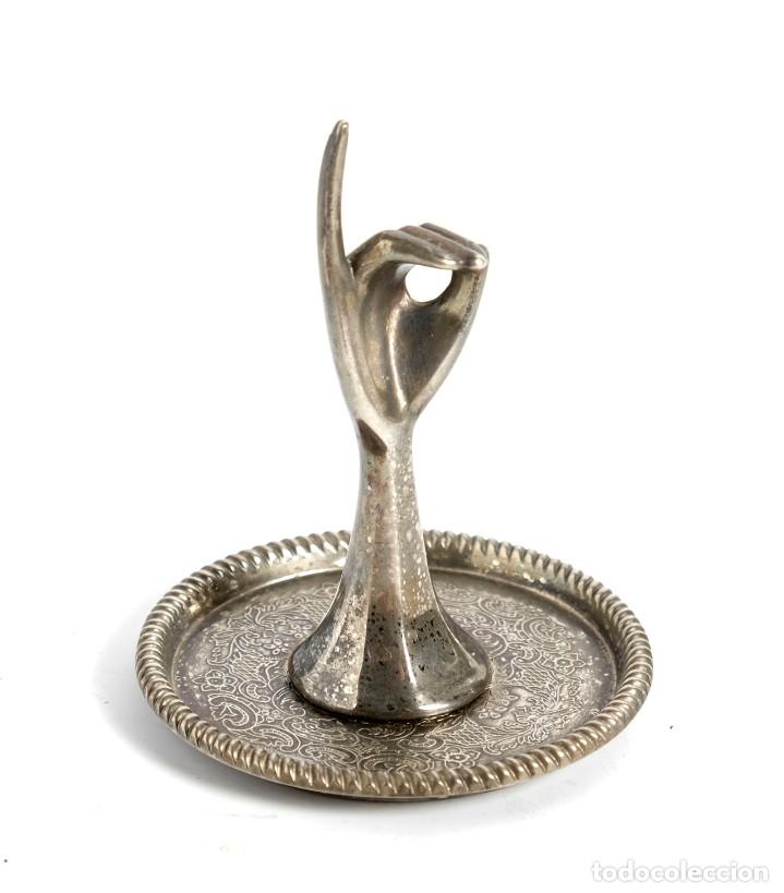 Vintage: peque&ntilde;a bandeja plateada para anillos.