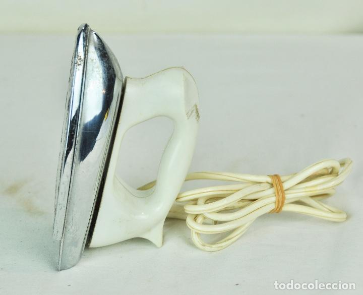 Vintage: Peque&ntilde;a plancha pl&aacute;stico blanco - Foto 5