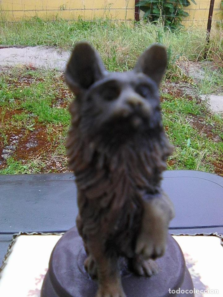 Vintage: Miniatura de perro con peana - Foto 2
