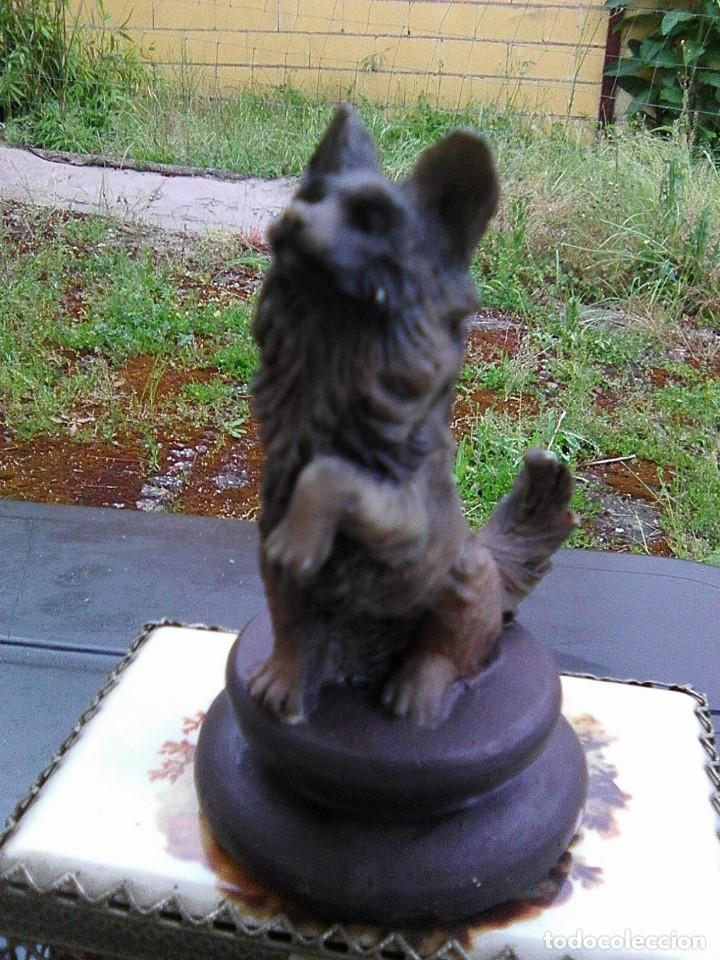 Vintage: Miniatura de perro con peana - Foto 5