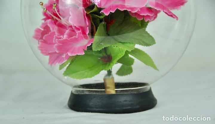 Vintage: Bola de cristal con flor dentro - Foto 3