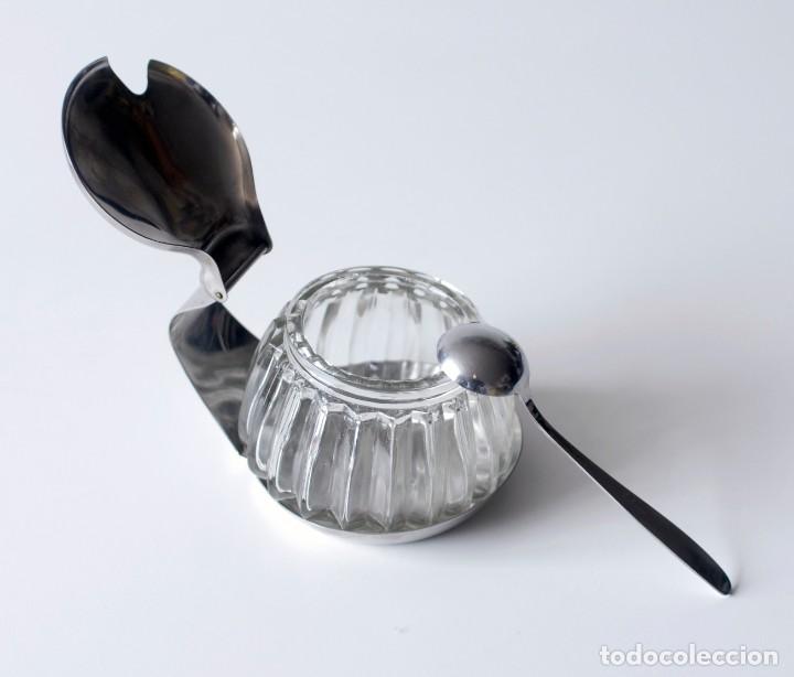 Vintage: Azucarero o quesera vintage marca Belinox. De tres piezas: base y tapa, contenedor y cucharita