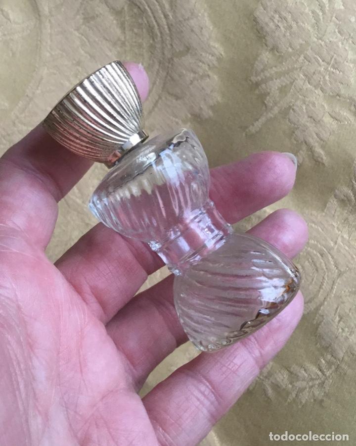Vintage: MINIATURA DE PERFUME AVON A&Ntilde;O 70 - Foto 2
