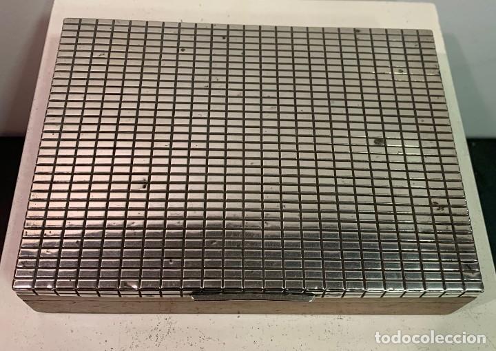 Vintage: Caja de madera con tapa de plata