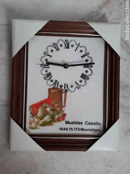 Vintage: RELOJ EN AZULEJO Y MARCO DE MADERA. NUEVO!!!!!!! - Foto 1