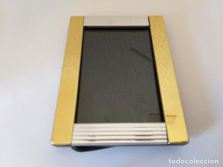 Vintage: Marco de Fotos - Portaretratos - Portafotos. De sobremesas. Dorado y plateado