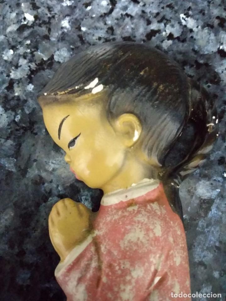 Vintage: Pareja de figuras de chinitas para colgar en pared - Foto 5
