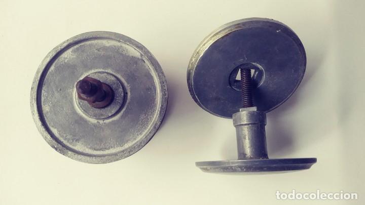 Vintage: Antiguo pomo de aluminio macizo con embellecedor - Foto 5