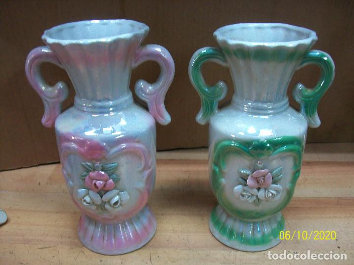 Vintage: PAREJA DE JARRONES DE PORCELANA - Foto 1