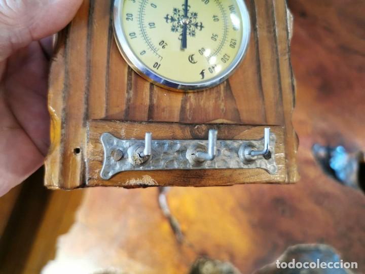 Vintage: MARCO DE MADERA CUELGA LLAVES CON TERMOMETRO - Foto 2