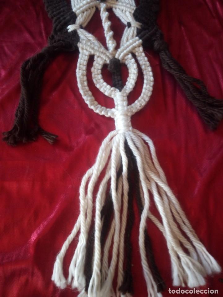 Vintage: Antiguo tapiz de macram&eacute;. - Foto 4