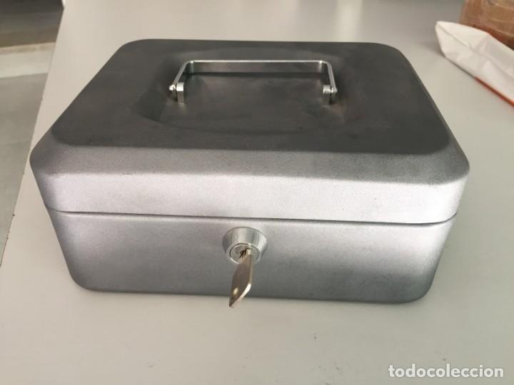 caja fuerte hucha con llave vintage de segunda mano por 9,95 EUR