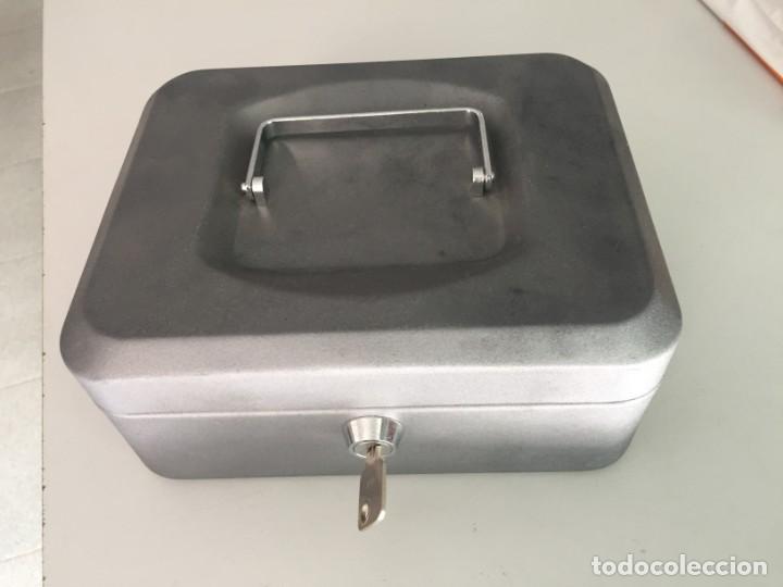 hucha antigua de metal-caja fuerte con combinac - Compra venta en  todocoleccion