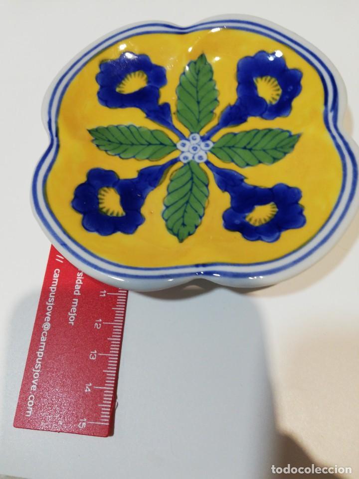 Vintage: C, R. - mandejita de cer&aacute;mica.