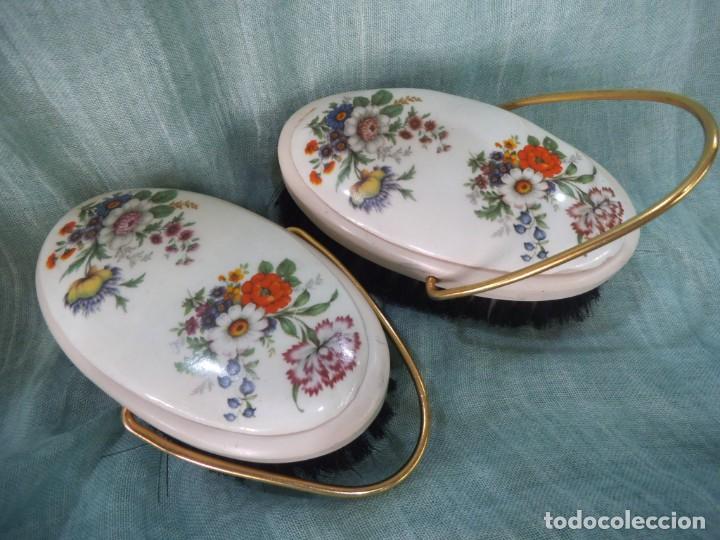 Vintage: CEPILLOS EN PANEL DE MADERA (PARED) - Foto 5