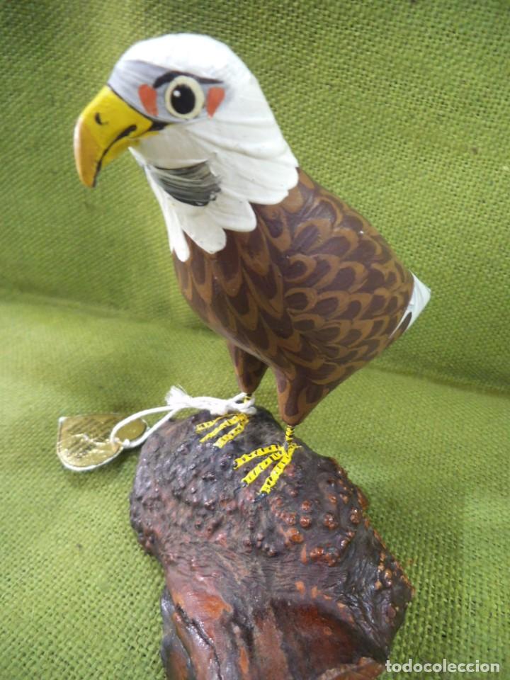 Vintage: AGUILA TALLA DE MADERA - Foto 2