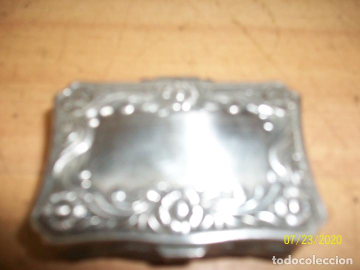 Vintage: PEQUE&Ntilde;O COFRE DE METAL - Foto 2