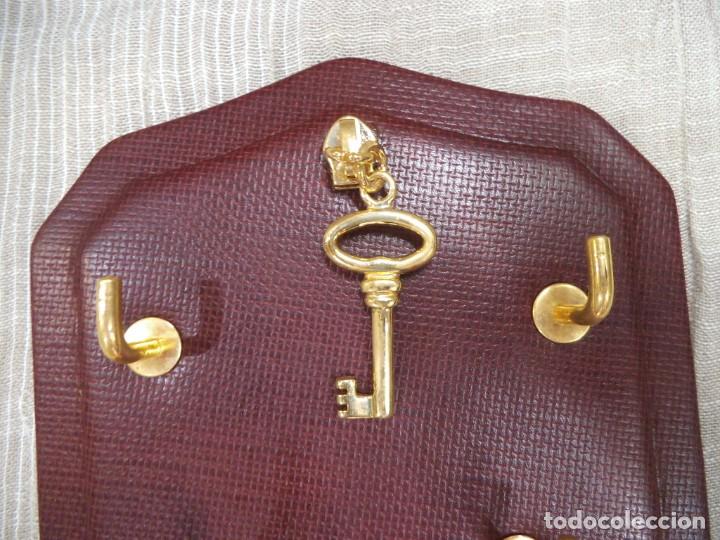 Vintage: CUELGA-LLAVES PIEL (granate) - Foto 2