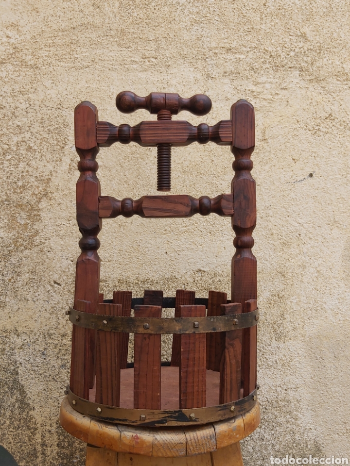 Vintage: Cesta de madera simulando prensa de vino - Foto 1