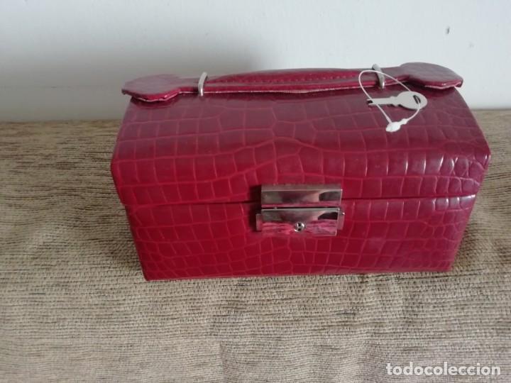 Vintage: Joyero vintage en polipiel con llave como nuevo