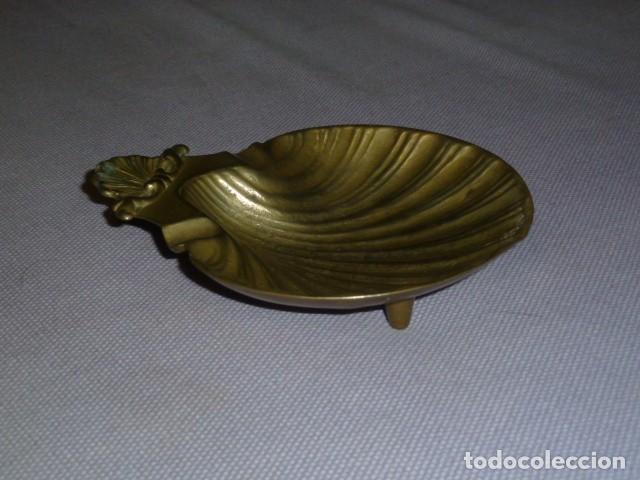 Vintage: Cenicero bronce con forma de concha bautismal. - Foto 5
