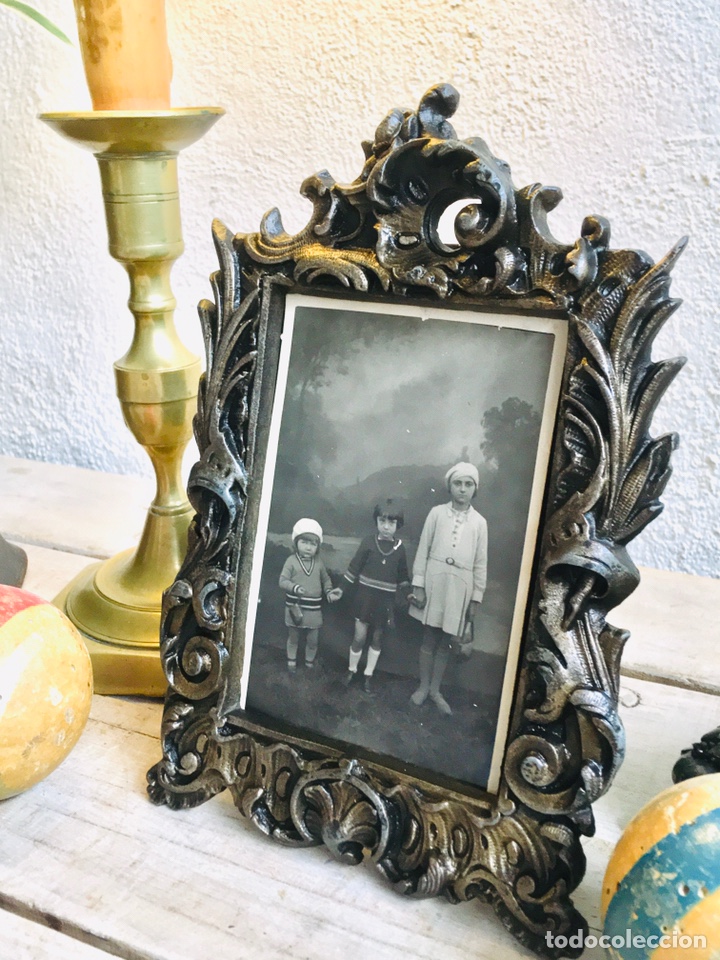Vintage: MARCO DE FOTOS DE CALAMINA CON P&Aacute;TINA DE BRONCE ESTILO BARROCO PORTA RETRATOS ANTIGUO DE PARED