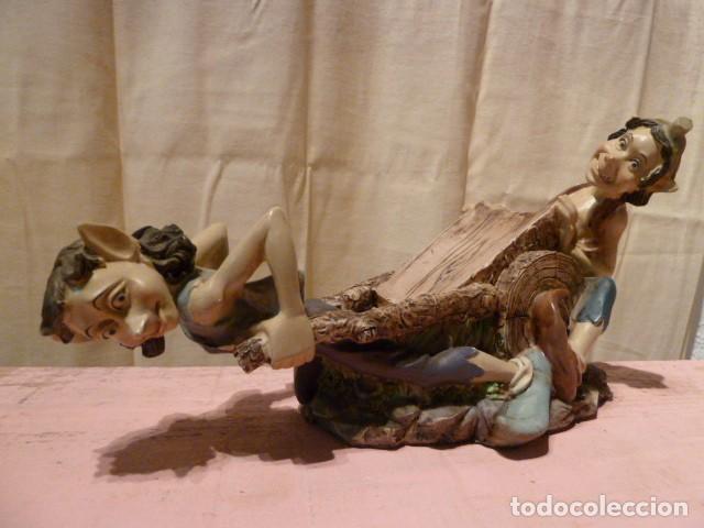 Vintage: Soporte para botella. Duendes - Foto 4