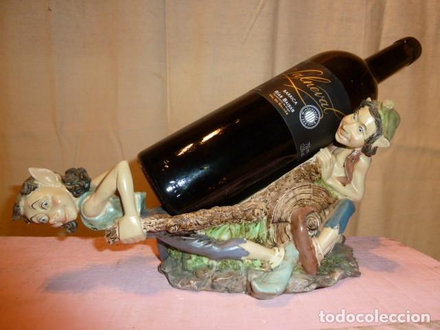 Vintage: Soporte para botella. Duendes - Foto 1