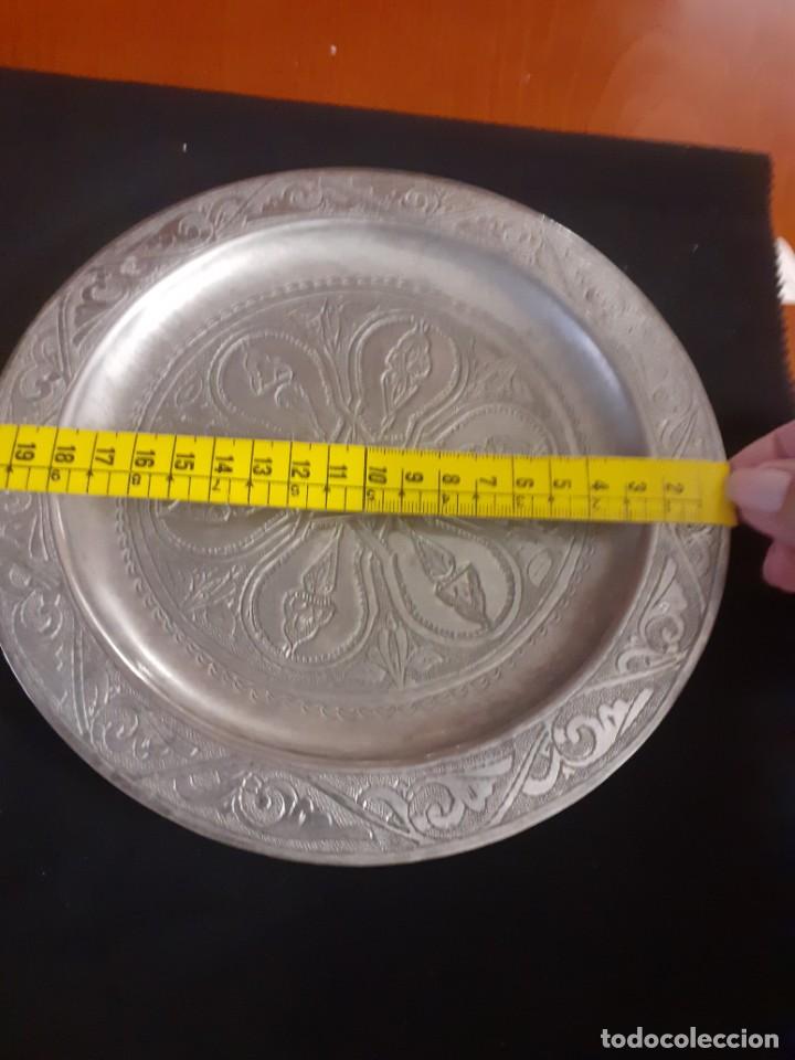 Vintage: Plato marroqui en laton repujado - Foto 3