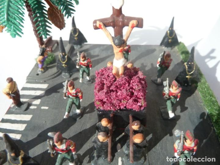 Vintage: DESFILE FIGURAS PASO DEL CRISTO CRUCIFICADO CON LA LEGI&Oacute;N EN SEMANA SANTA