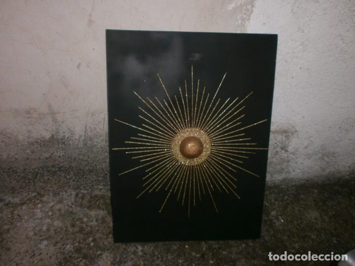 Vintage: Otroarte colage Sol poliuretano y alambre. cuadro marco tablex 84 X 62 cm. af377