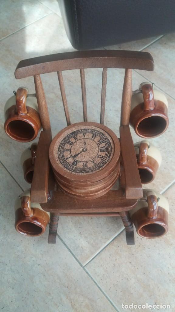 Vintage: silla de madera con posavasos y jarritas - Foto 1