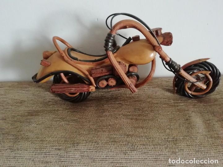 Vintage: Moto tipo Harley fabricada en madera