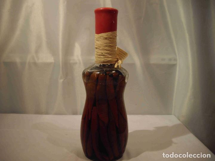 Vintage: BOTELLA CURVA GUINDILLAS - Foto 1
