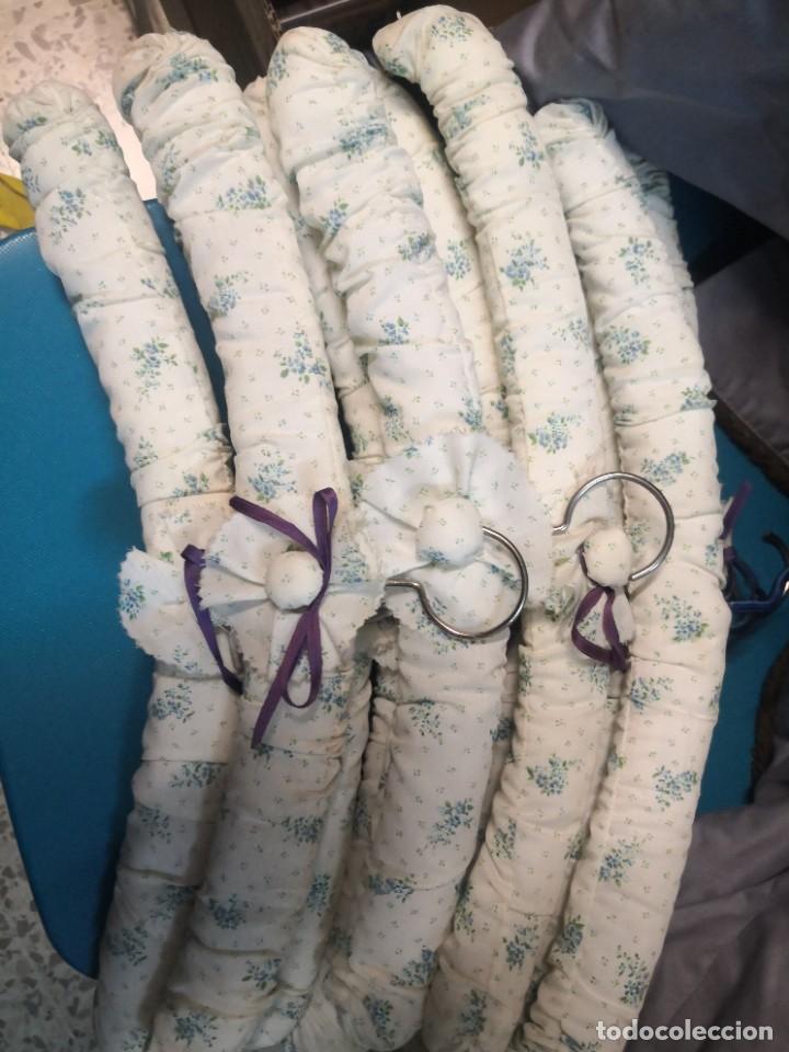 Vintage: Lote 9 perchas de madera forradas en tela ha mano