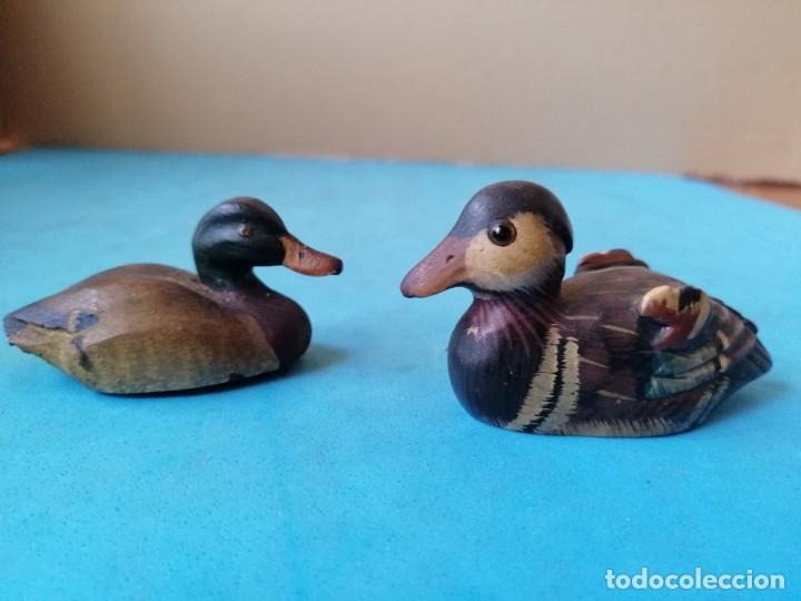 Vintage: DOS PATOS POLICROMADOS TALLADOS EN PIEDRA 65X36 Y 55X30 MM. (FOTOS)